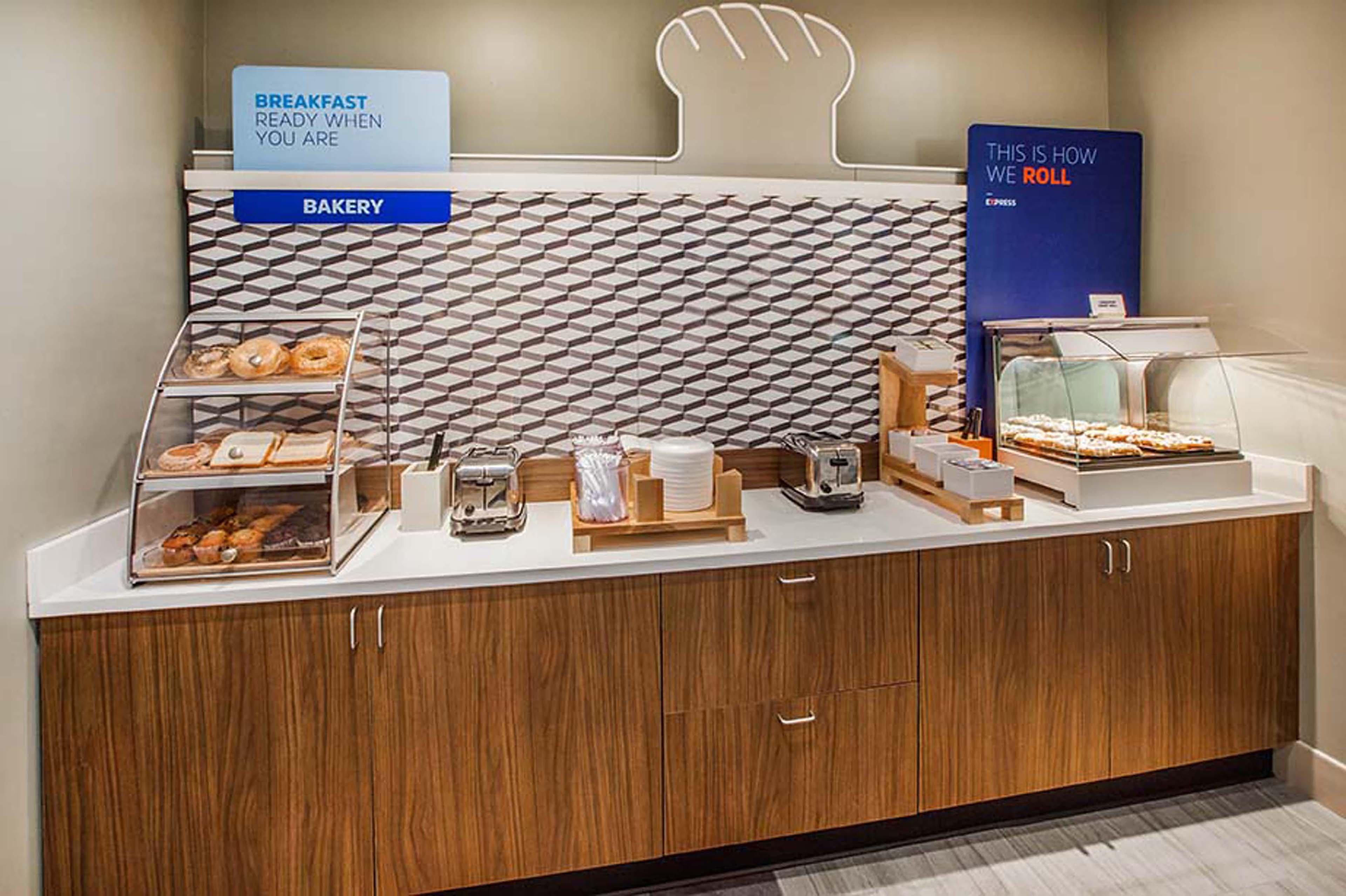 Holiday Inn Express & Suites Alpharetta By Ihg Экстерьер фото